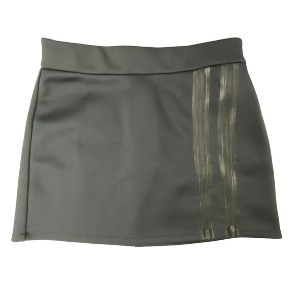 Fabletics black coronado striped zipper athletic stretch mini skirt, small - Picture 1 of 9